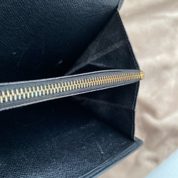EUC LOUIS VUITTON Black Epi Sarah Wallet Vintage (CA1906) - Picture 12 of 16